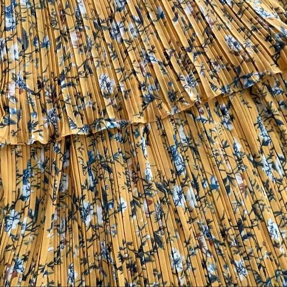 NWOT Lulus Such Sophistication Yellow Floral Print Pleated Maxi Dress Xsmall - Picture 9 of 12